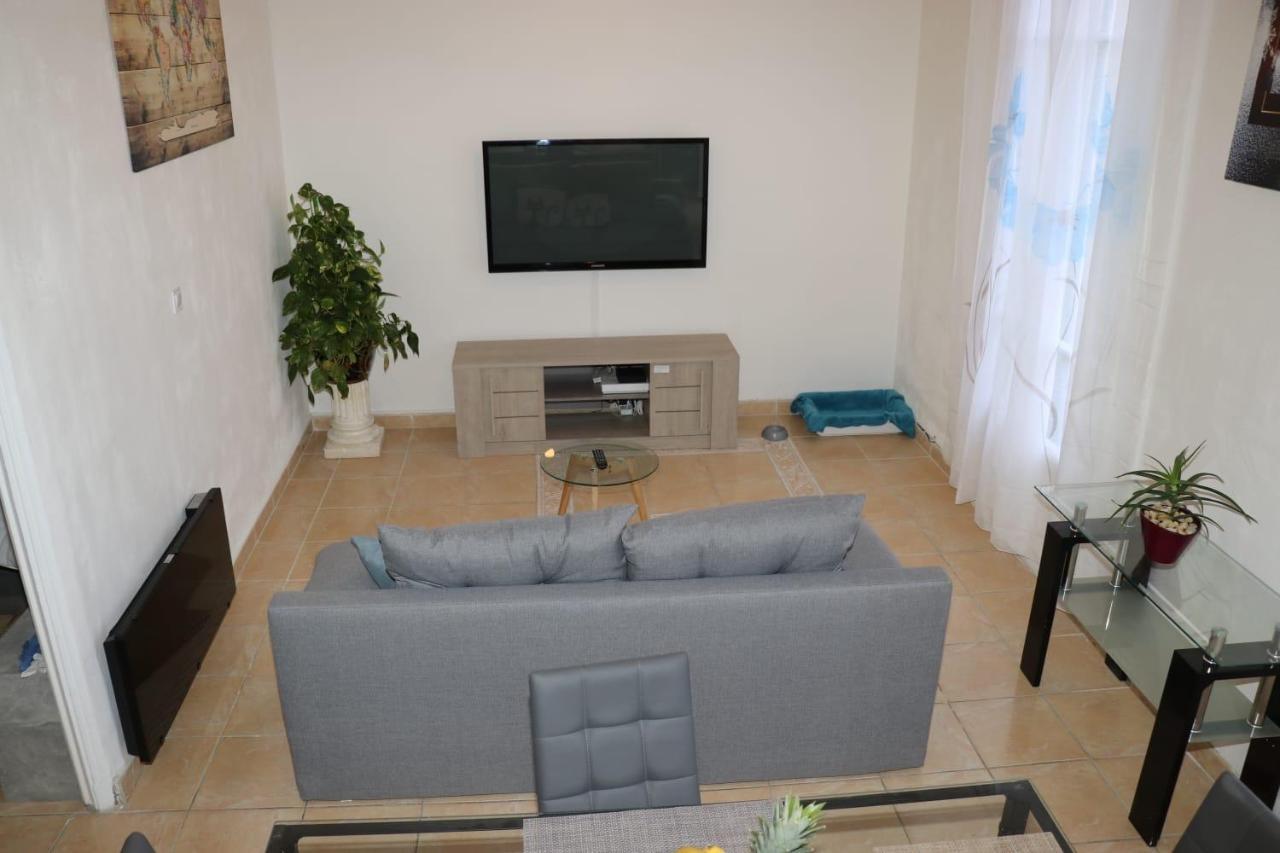 Appartement Maison Au Calme De 2 Pièces *